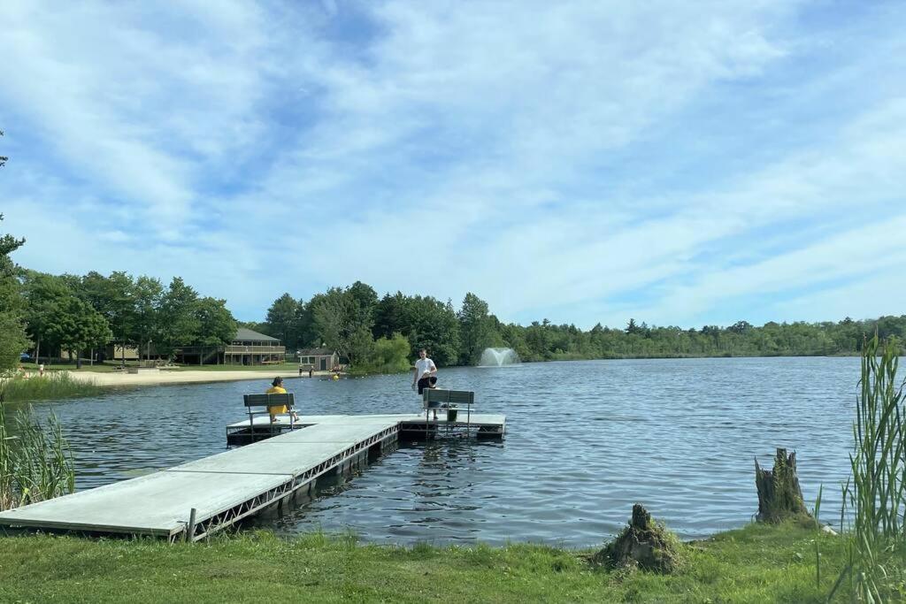 Walk To Pool & Beach - Spacious Gateway, Hot Tub, Game Room Pocono Country Place Екстер'єр фото