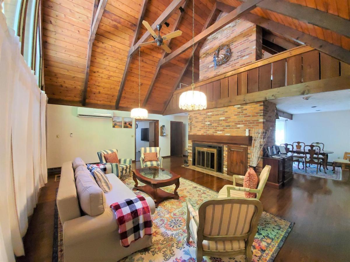 Walk To Pool & Beach - Spacious Gateway, Hot Tub, Game Room Pocono Country Place Екстер'єр фото