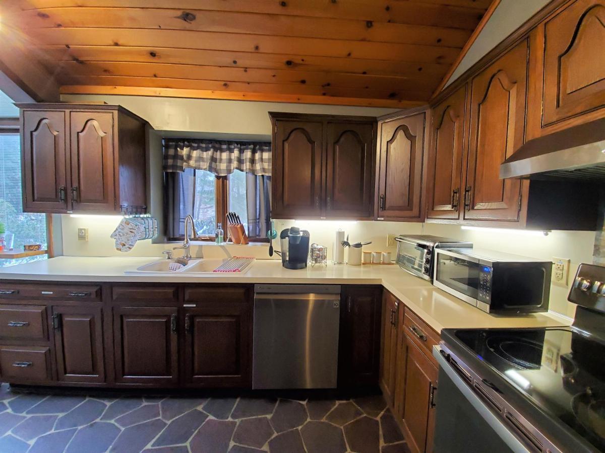 Walk To Pool & Beach - Spacious Gateway, Hot Tub, Game Room Pocono Country Place Екстер'єр фото