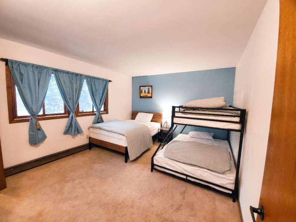 Walk To Pool & Beach - Spacious Gateway, Hot Tub, Game Room Pocono Country Place Екстер'єр фото